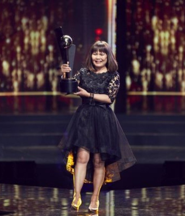 Biak-Lun-Play-Salon-with-the-IHA-Color-Trophy-2018-19 India